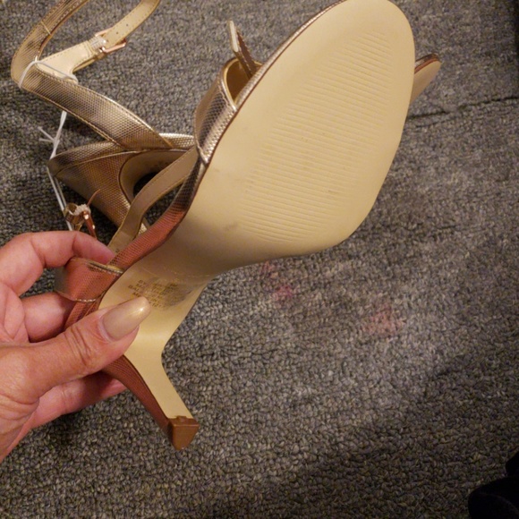 Sandals - Picture 3 of 4